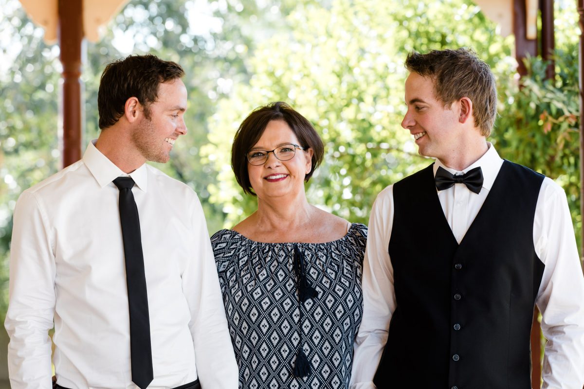 Emily + Evan : : Wahgunyah Wedding : : Rutherglen Wedding Photographer